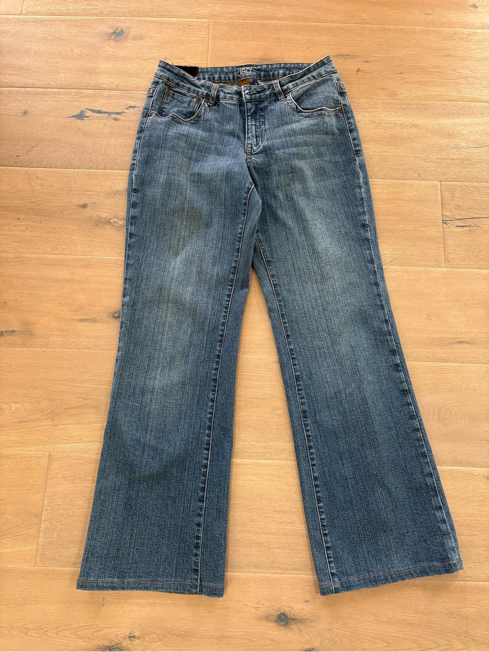 Jag Jeans Women's size 12 Stretch straight Jeans in Medium Blue